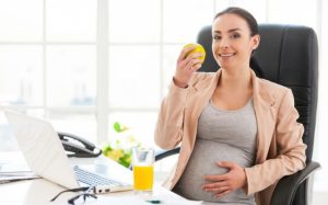 Как правильно оформить прием на работу беременных женщин