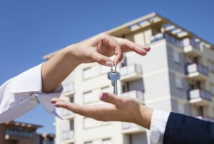 Выгодно ли рефинансирование кредита под залог недвижимости