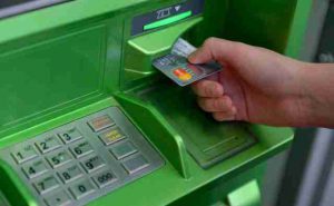 Что делать, если банкомат не выдал деньги, но списал их с карты - как защитить себя
