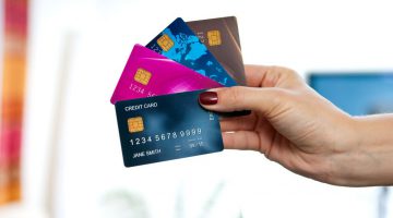 Отличие кредитной карты от дебетовой -ь чем они отличаются друг от друга